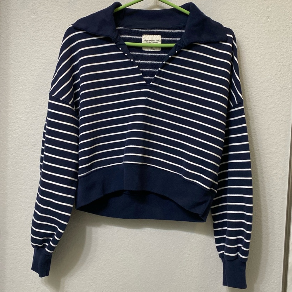 Abercrombie & Fitch Cropped Long Sleeve